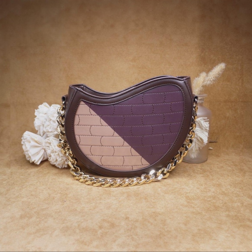 Vegan leather Airlia handbag with gold chain and 45” vegan leather strap. NWOT